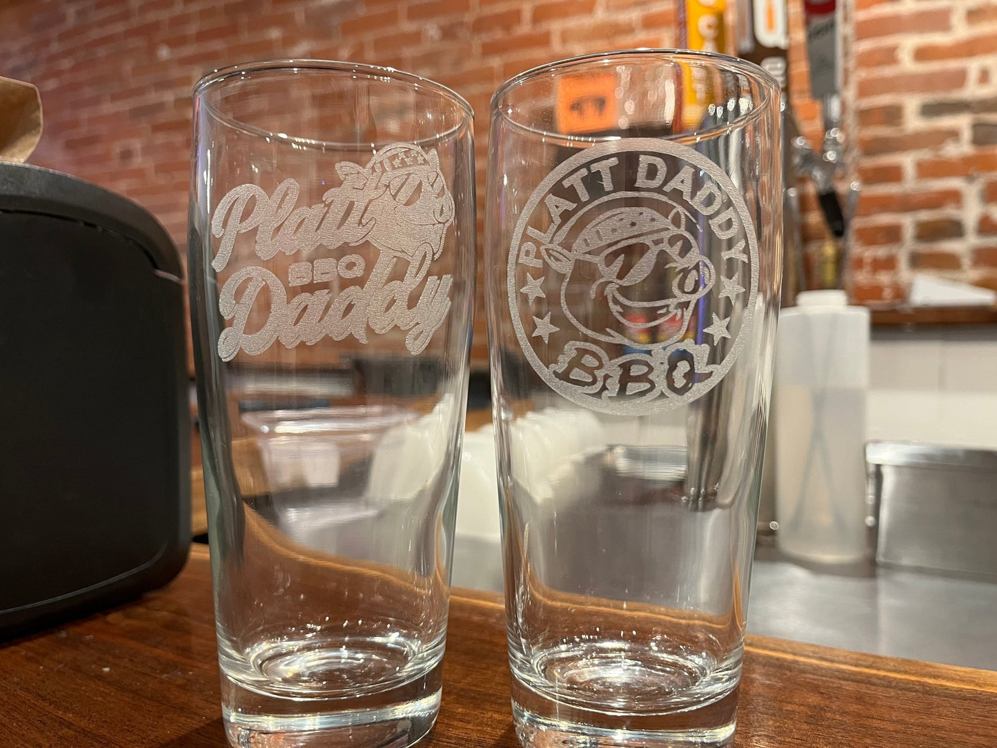 16 oz Willi Becher Beer Glass - Muddy River Engraving