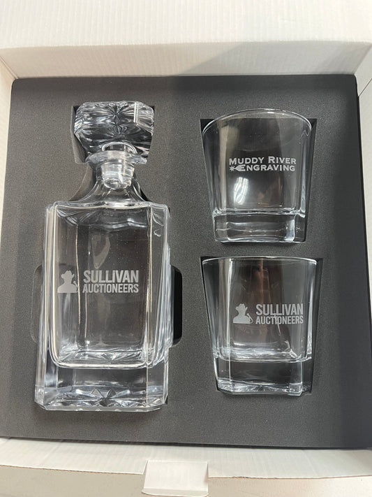 2 Glass Decanter Set - Muddy River Engraving