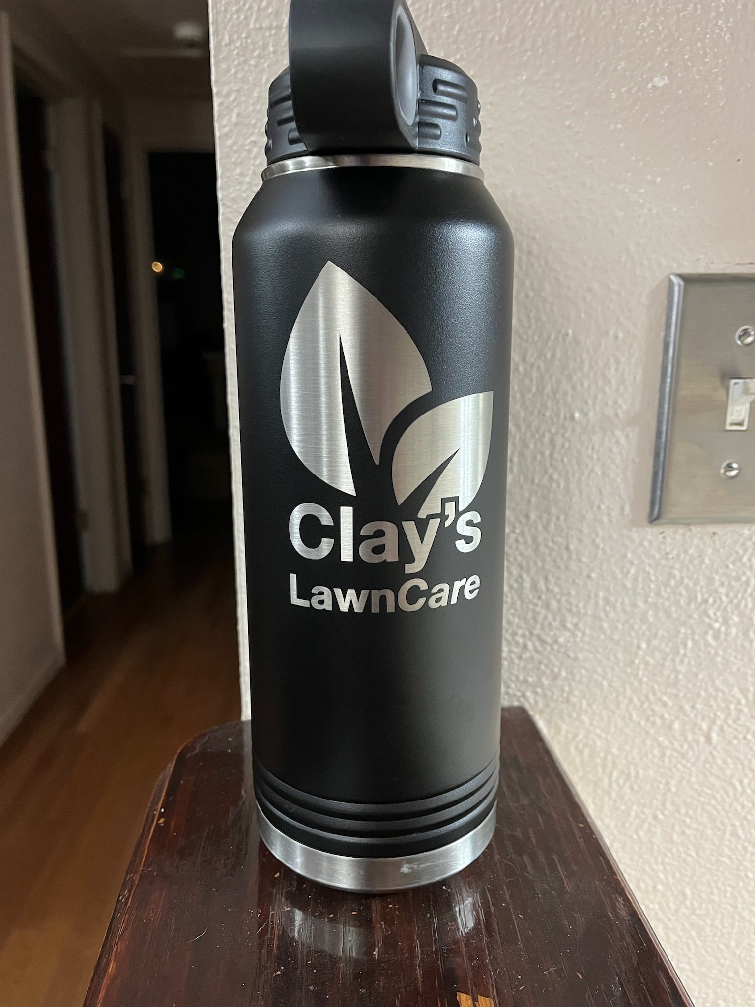 32 Ounce Water Bottle Tumbler - Muddy River Engraving