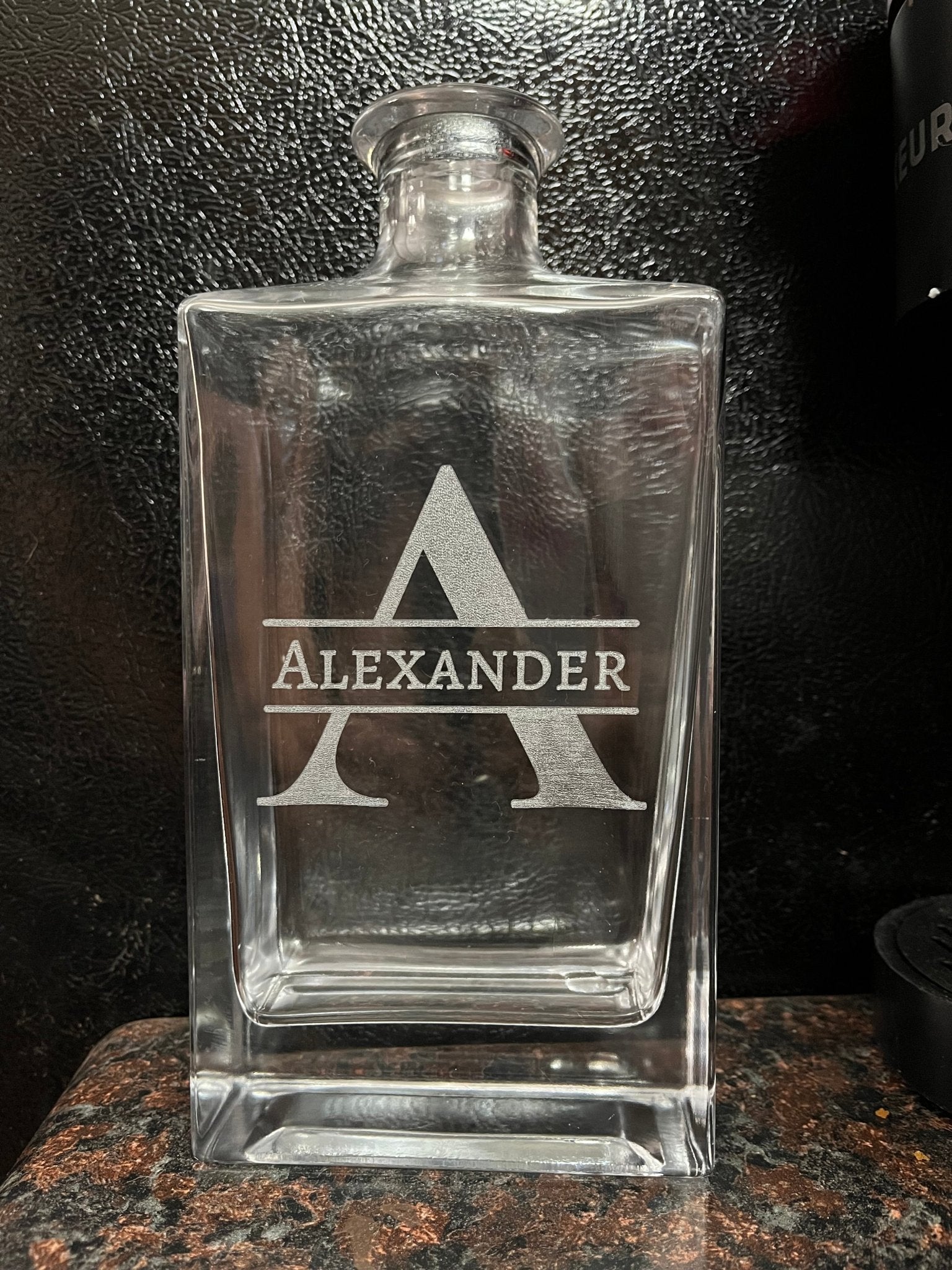 810ml Rectangle Decanter - Muddy River Engraving