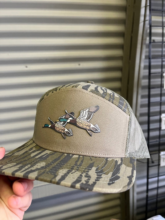 Flying Pair Sa7age Bottomland Hat - Muddy River Engraving